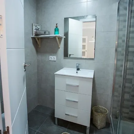 With 4 Bedrooms In Granada, With Wonderful View, Furnis * Granada